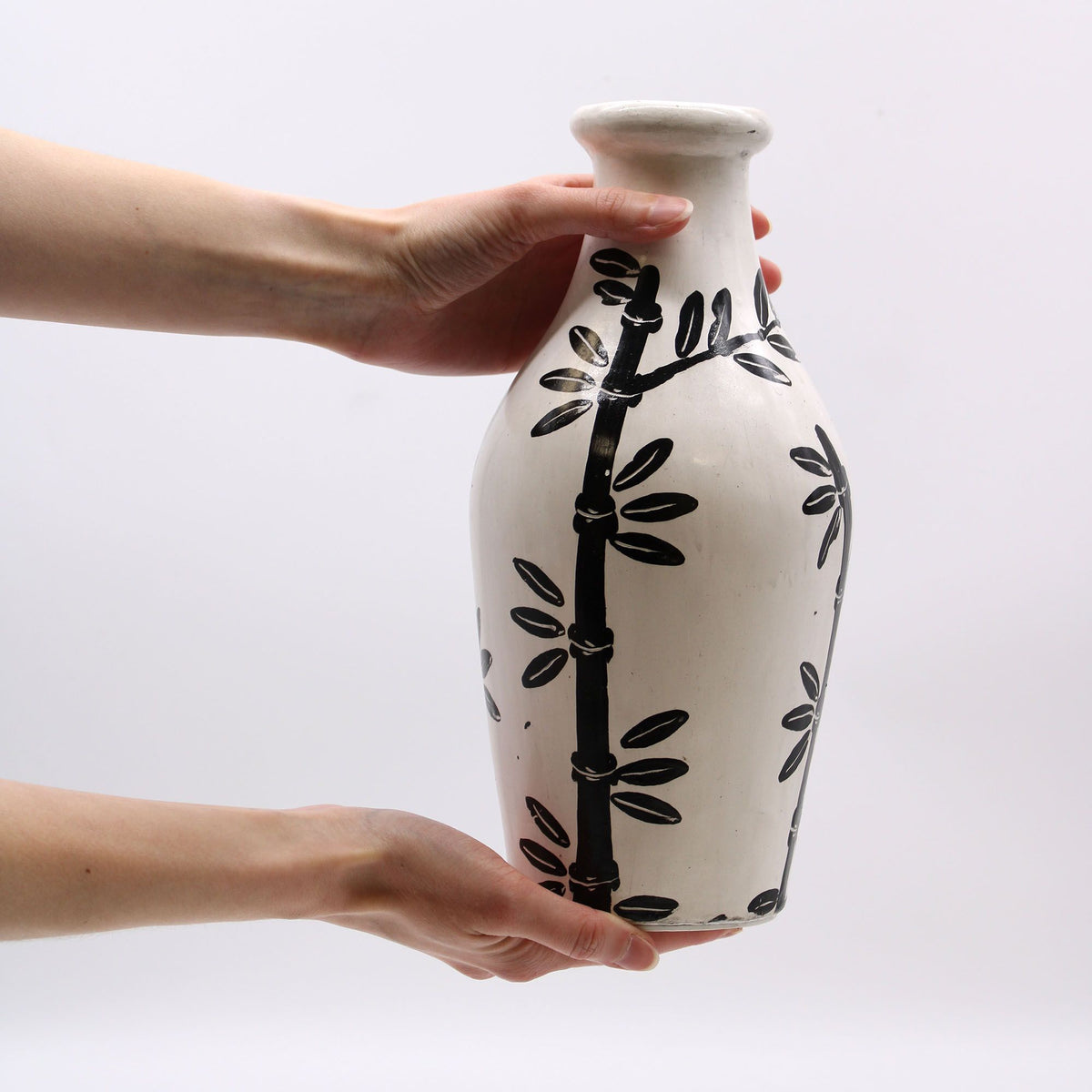 Handmade Lombok Terracotta Vase – Neutral Patterned Decor